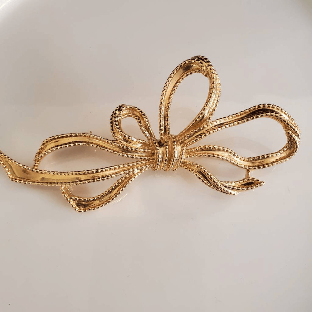 Vintage Trifari Large 4 Inch Bead Textured Goldtone‎ Ribbon Bow Brooch